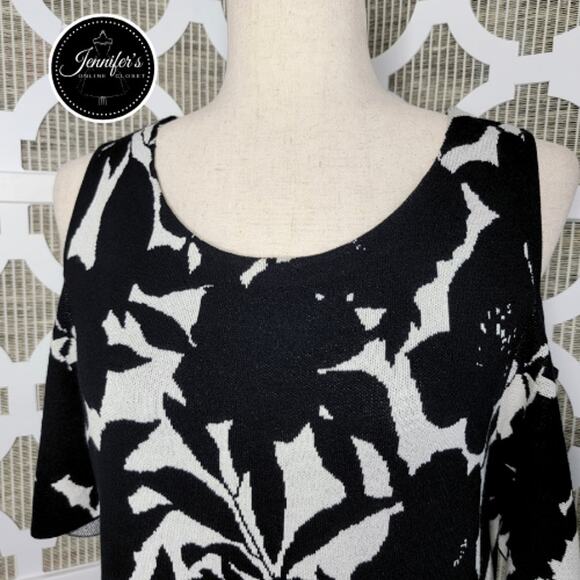 Ann Taylor Black & White Floral Cold Shoulder Sweater Dress Size Large - Picture 2 of 10
